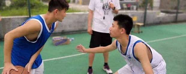 如何通过练习提升篮球罚球的速度和准确性?_0